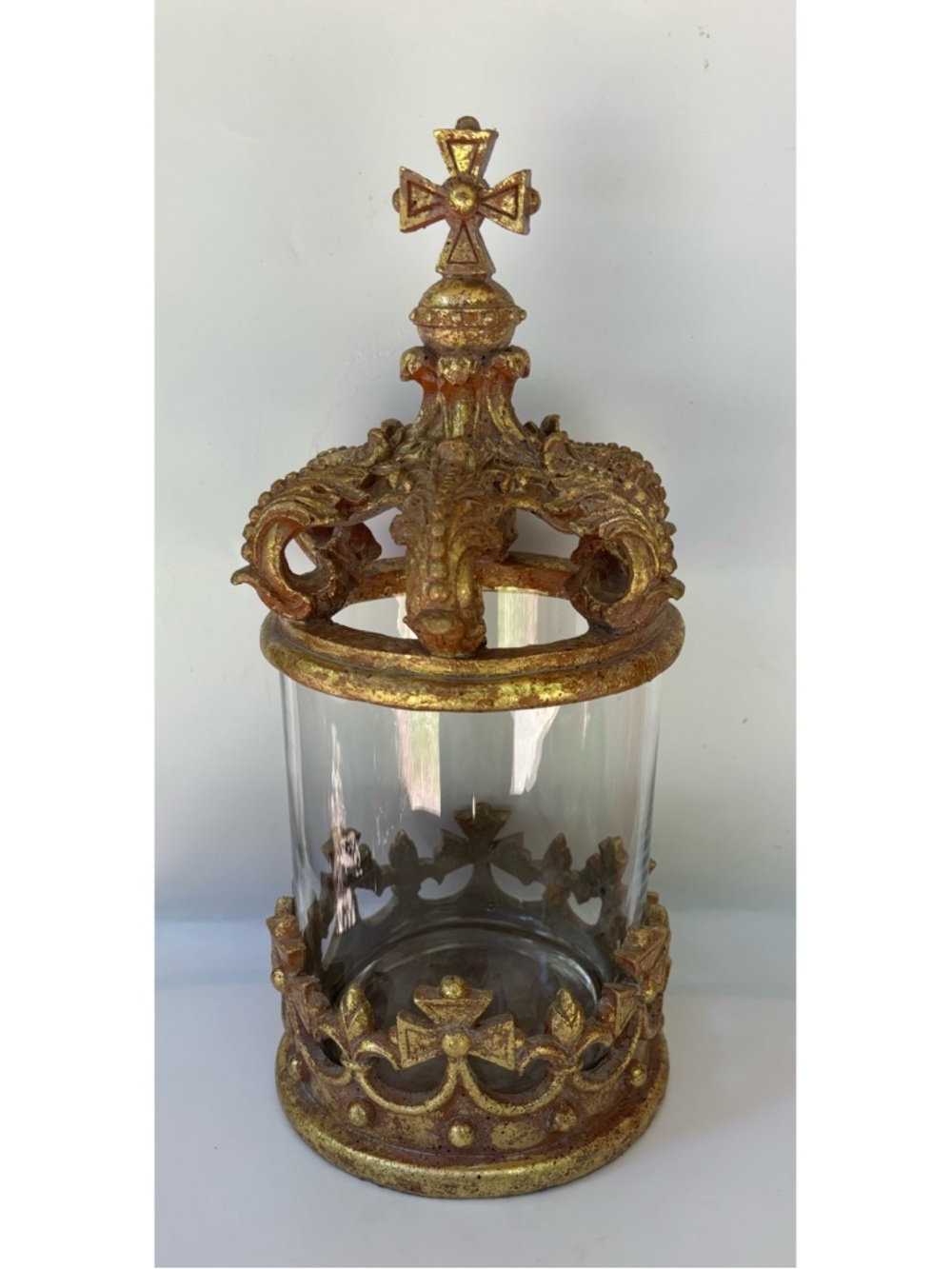 VNT Mark Roberts Rustic
Antique Gold Brushed Ornate Gold Glass Hurricane Vase